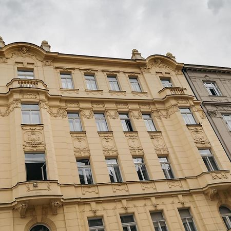 Comfortable And Cosy Apt A Few Steps From Dancing House And Naplavka Dance Prag Exterior foto