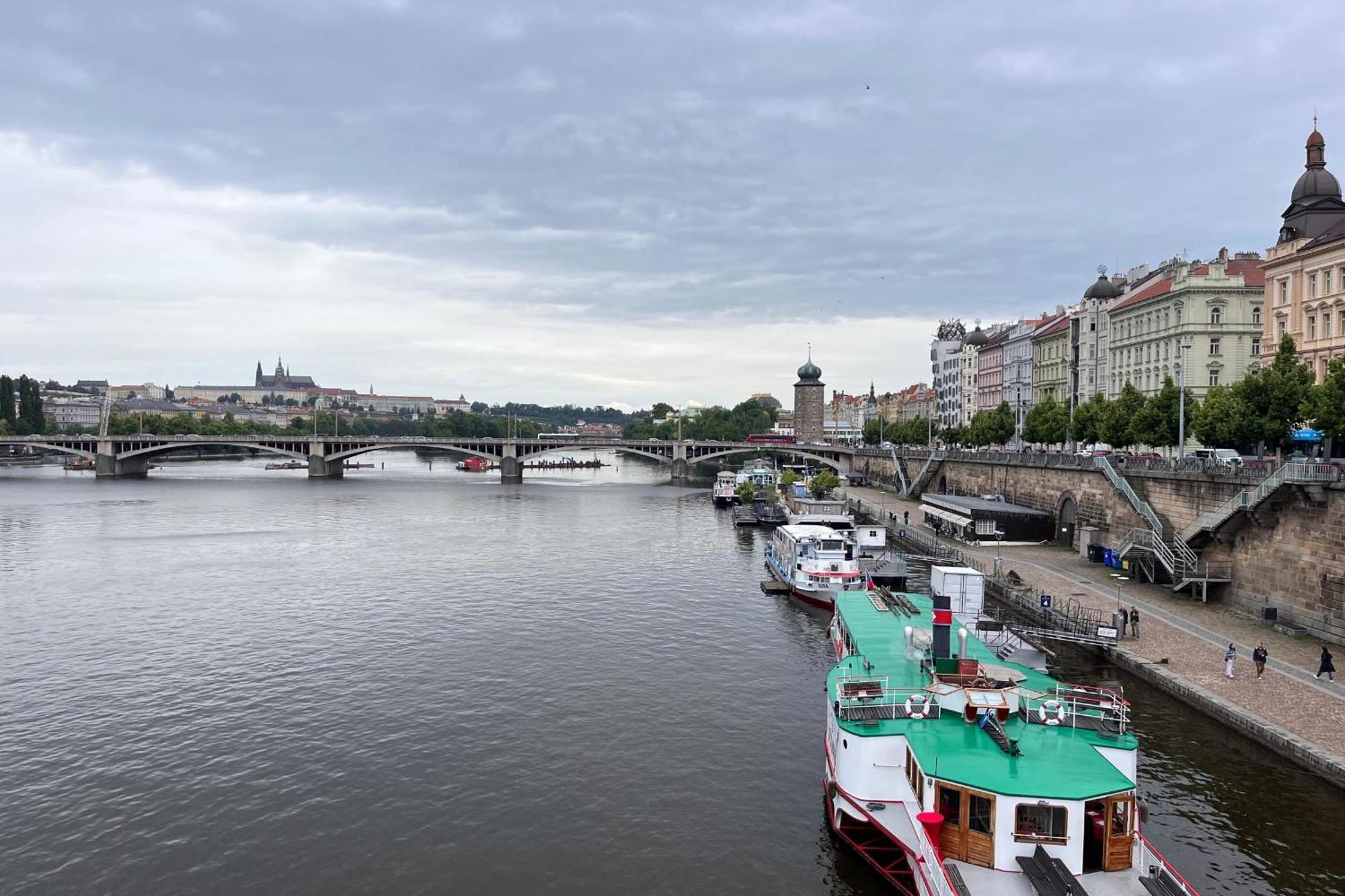 Comfortable And Cosy Apt A Few Steps From Dancing House And Naplavka Dance Prag Exterior foto