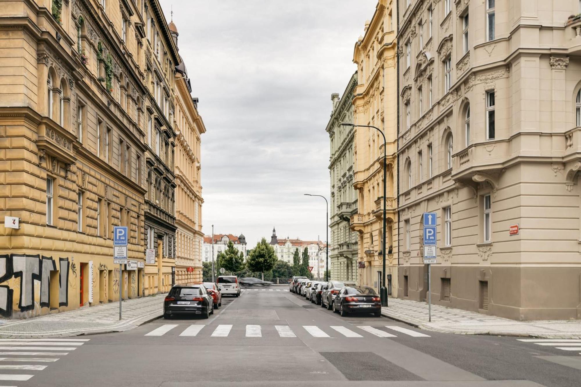 Comfortable And Cosy Apt A Few Steps From Dancing House And Naplavka Dance Prag Exterior foto