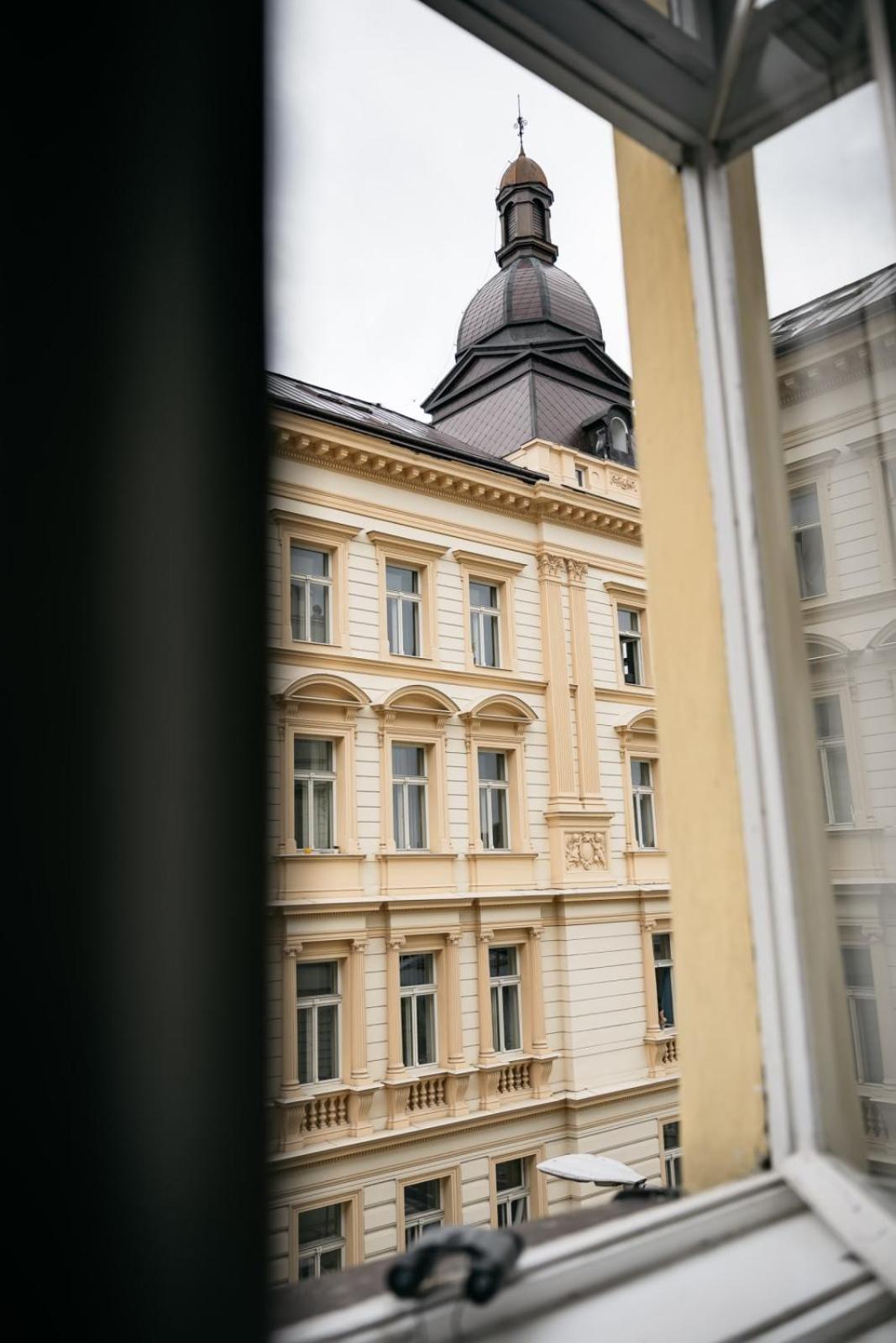 Comfortable And Cosy Apt A Few Steps From Dancing House And Naplavka Dance Prag Exterior foto