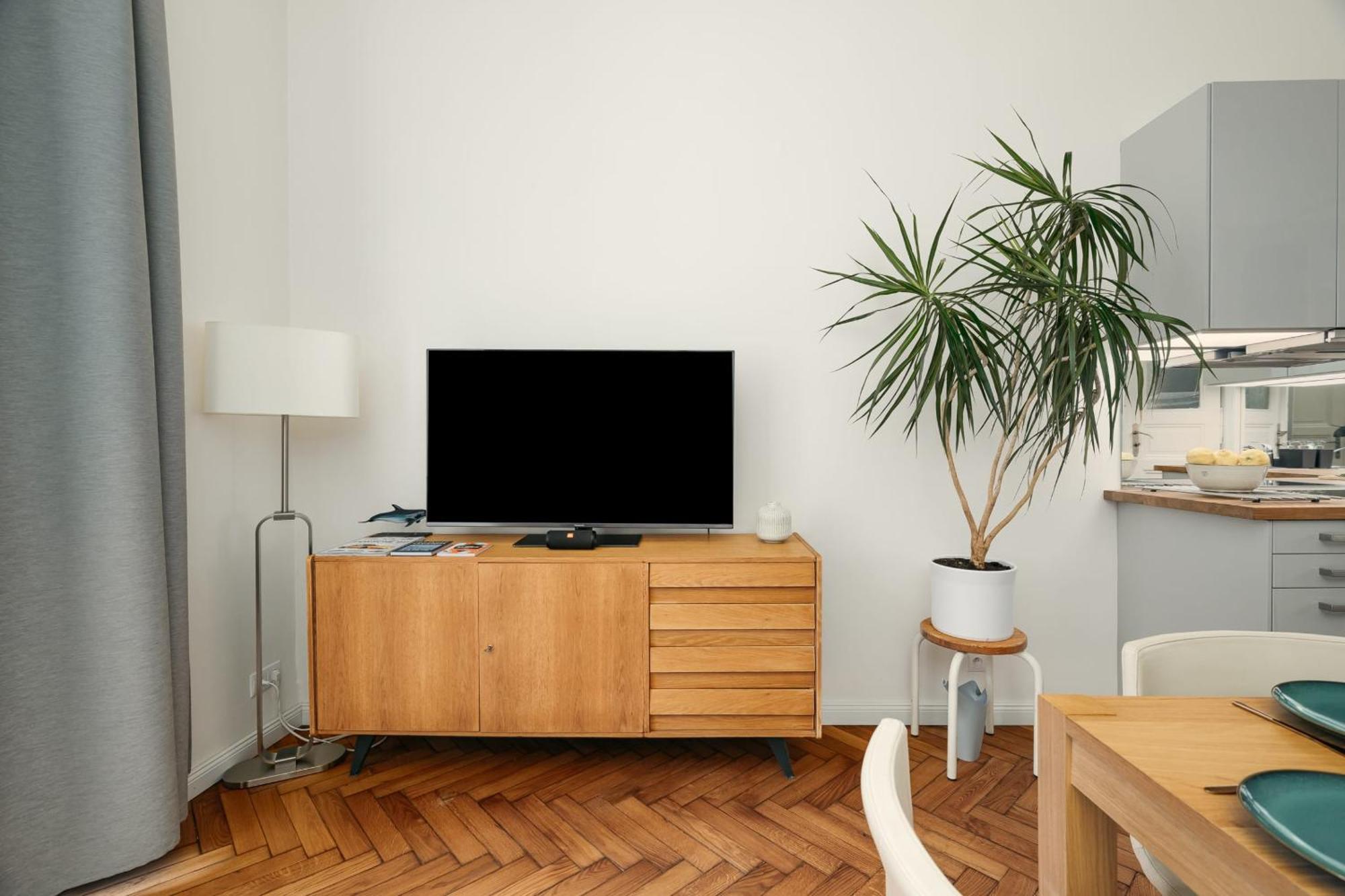 Comfortable And Cosy Apt A Few Steps From Dancing House And Naplavka Dance Prag Exterior foto